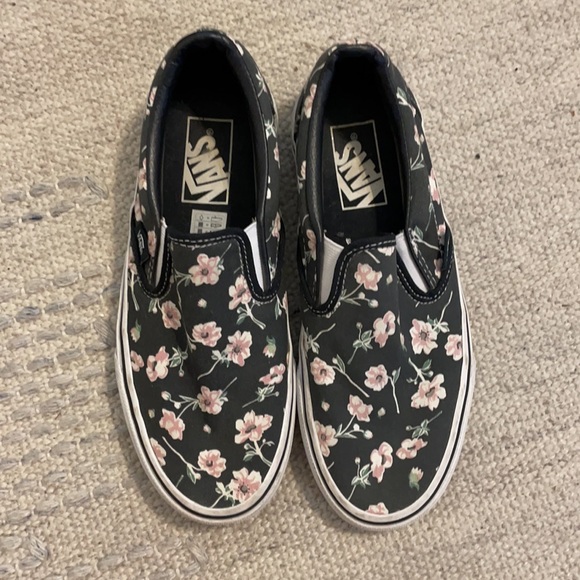 pink flower vans